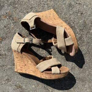 Toms Women's Tan Burlap Wedges